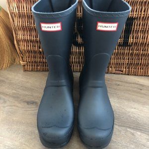 Navy Blue HUNTER Wellington boot priced to sell!